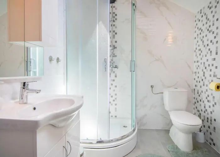 Vikendica 2 Bedroom Gorgeous In