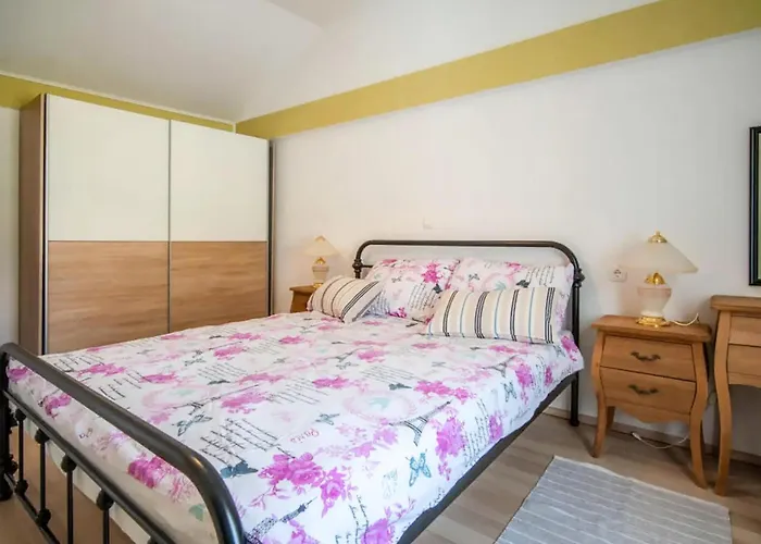 2 Bedroom Gorgeous In * Veli Brgud