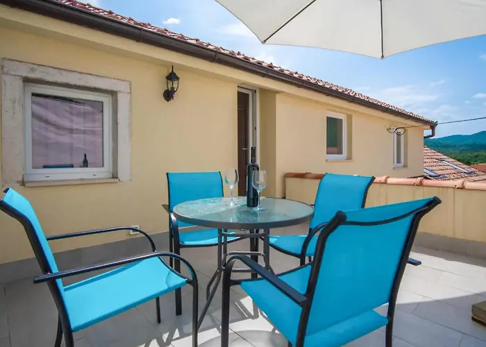 Vikendica 2 Bedroom Gorgeous In Veli Brgud