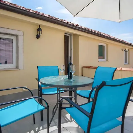 펜션 2 Bedroom Gorgeous In Veli Brgud